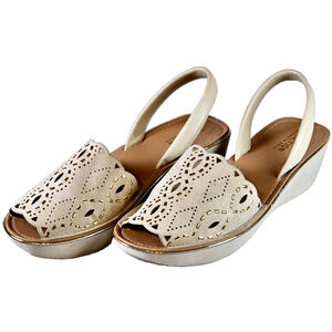 Kenneth Cole Reaction Sling Back Heel Wedge Sandal Fine Glass Welt Foil LSR Sz 9